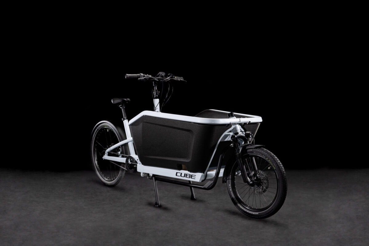 Cube Cargo Hybrid 500 flashwhite´n´black