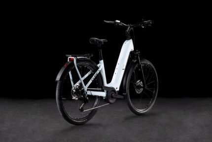 Cube Kathmandu Hybrid ONE 600 Easy Entry polarwhite´n´black